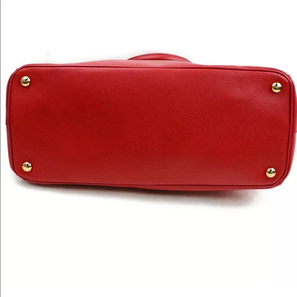 SOLD Prada Lux tote saffiano leather medium red - Picture 4 of 8